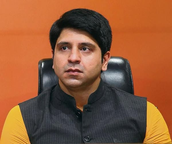 3. Shehzad Poonawalla: The Perfect Blend of a Prime-Time Roaster King and Mindful Policy Presenter